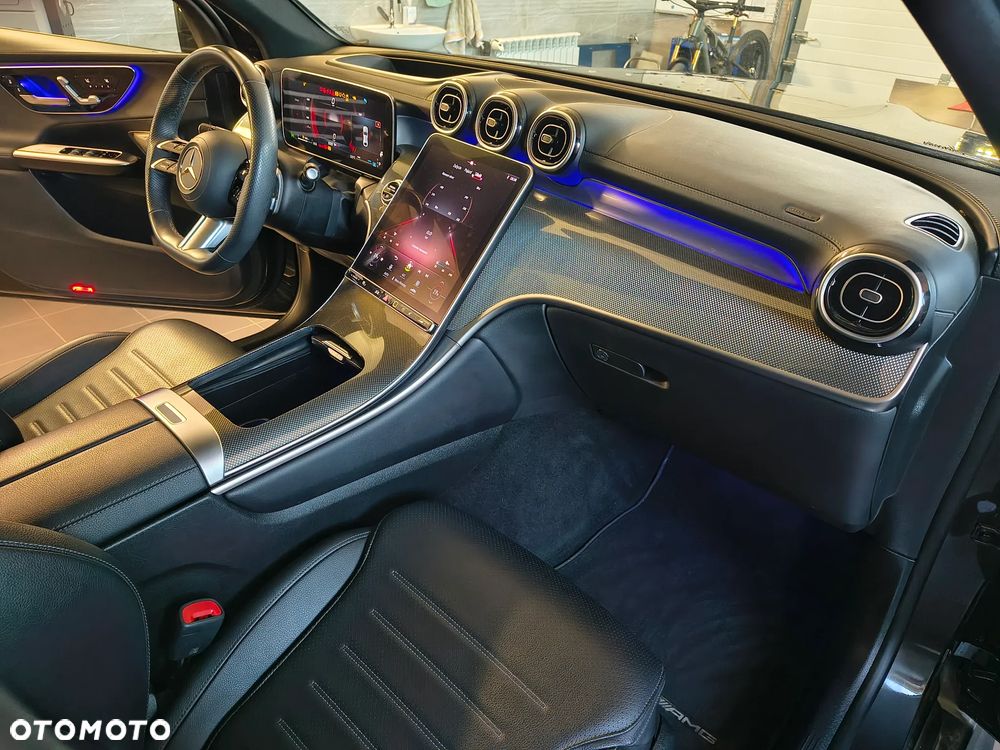 Mercedes-Benz GLC 300 4Matic 9G-TRONIC AMG Line Plus - 22