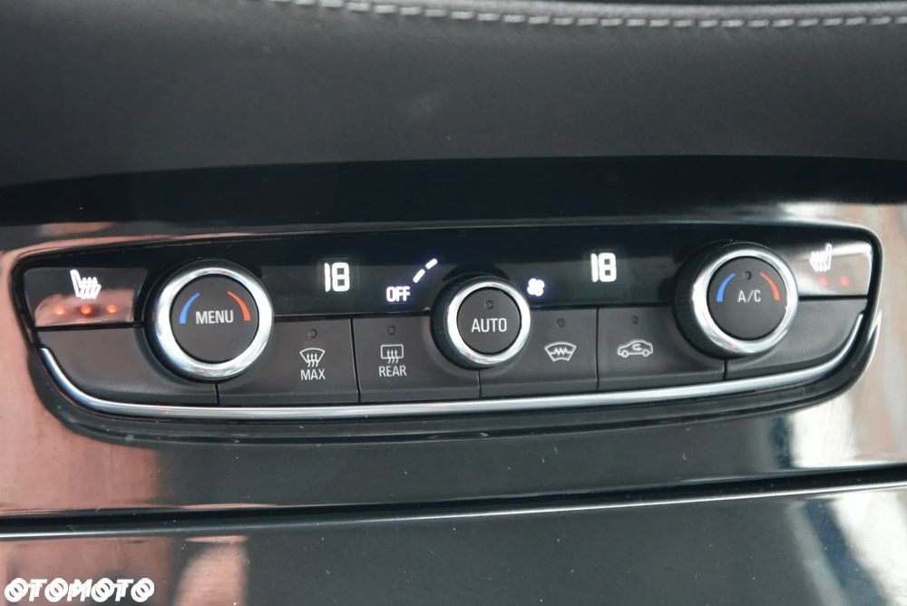 Opel Grandland X 1.2 Start/Stop Business Elegance - 29