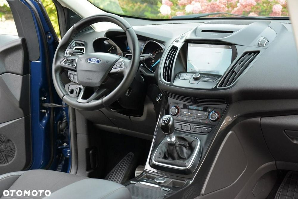 Ford Kuga 1.5 EcoBoost 2x4 Titanium - 18