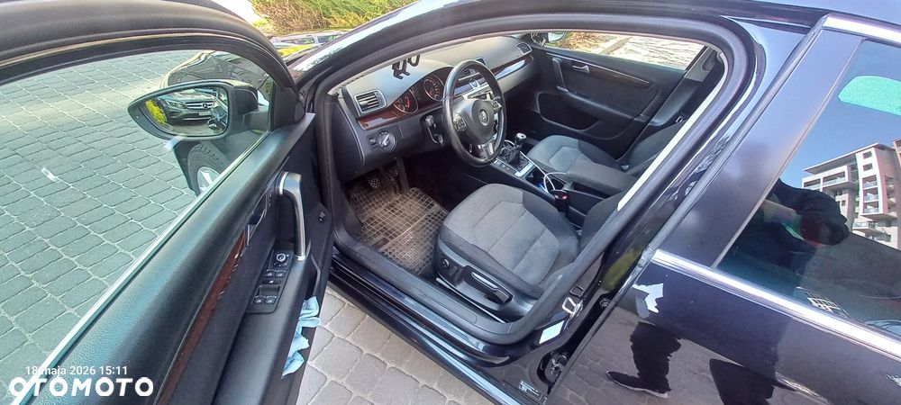 Volkswagen Passat - 32
