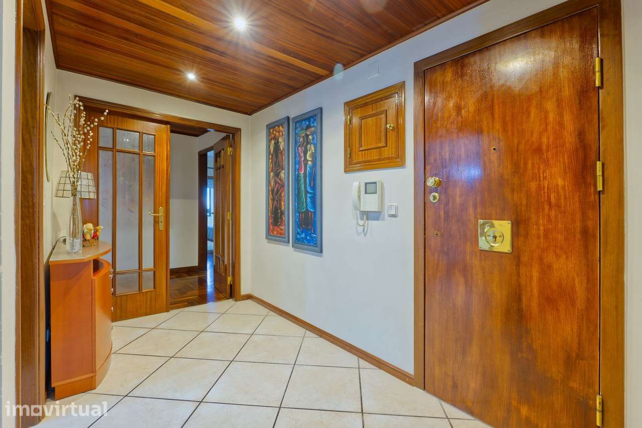 Apartamento T3 com excelentes áreas e uma vista deslumbrante... - Grande imagem: 2/25