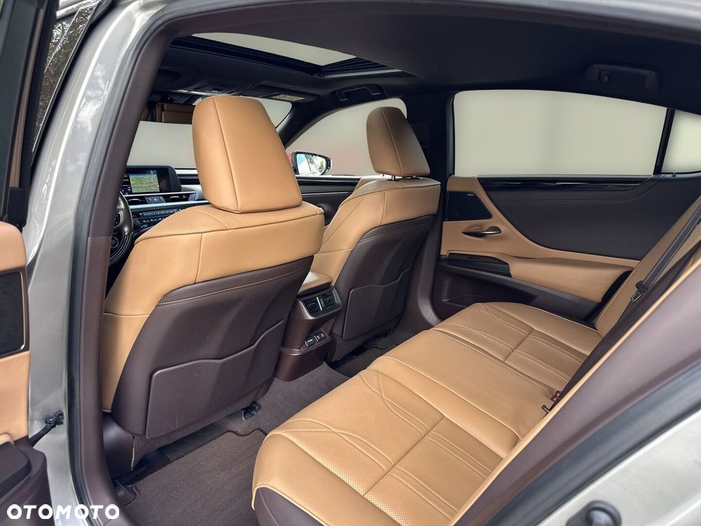 Lexus ES 300h Prestige - 12