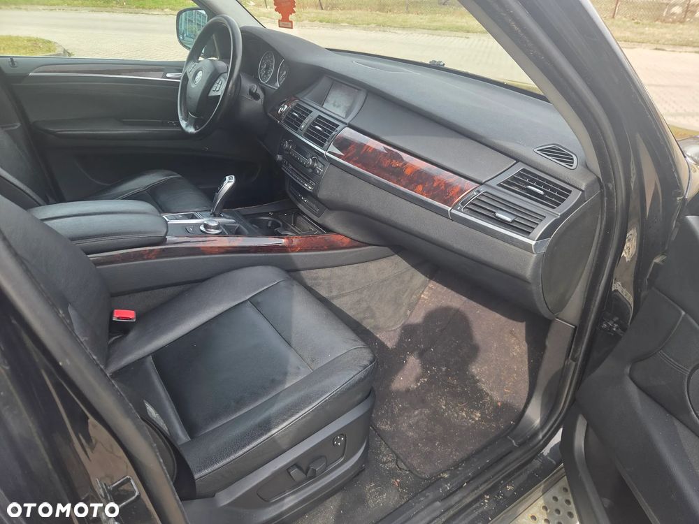 BMW X5 xDrive48i - 10