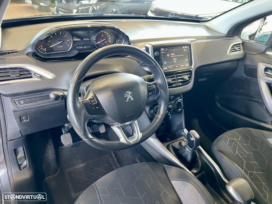 Peugeot 2008 1.2 PureTech Style - 10