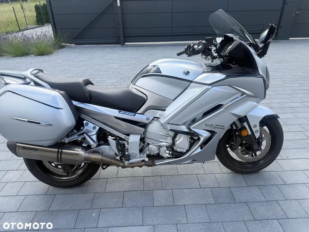 Yamaha FJR - 6