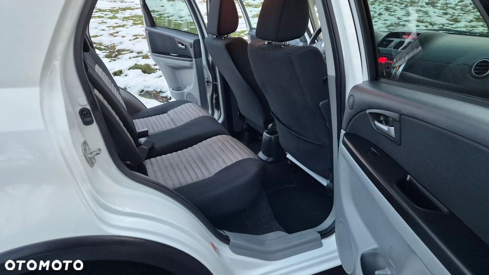 Suzuki SX4 1.6 VVT 4x4 Club - 8