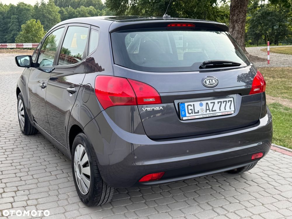 Kia Venga - 32