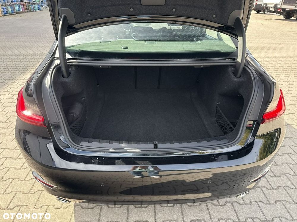 BMW Seria 3 320d MHEV Luxury Line - 17