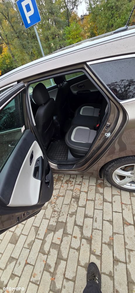 Kia Ceed - 10