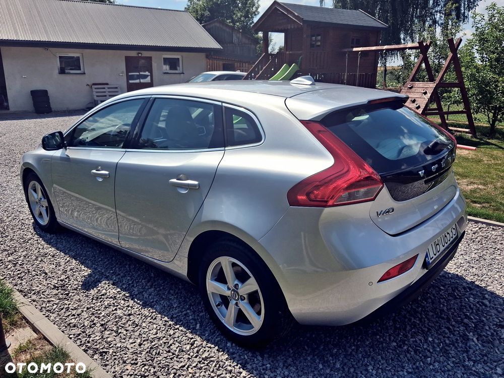 Volvo V40 D2 Summum - 11