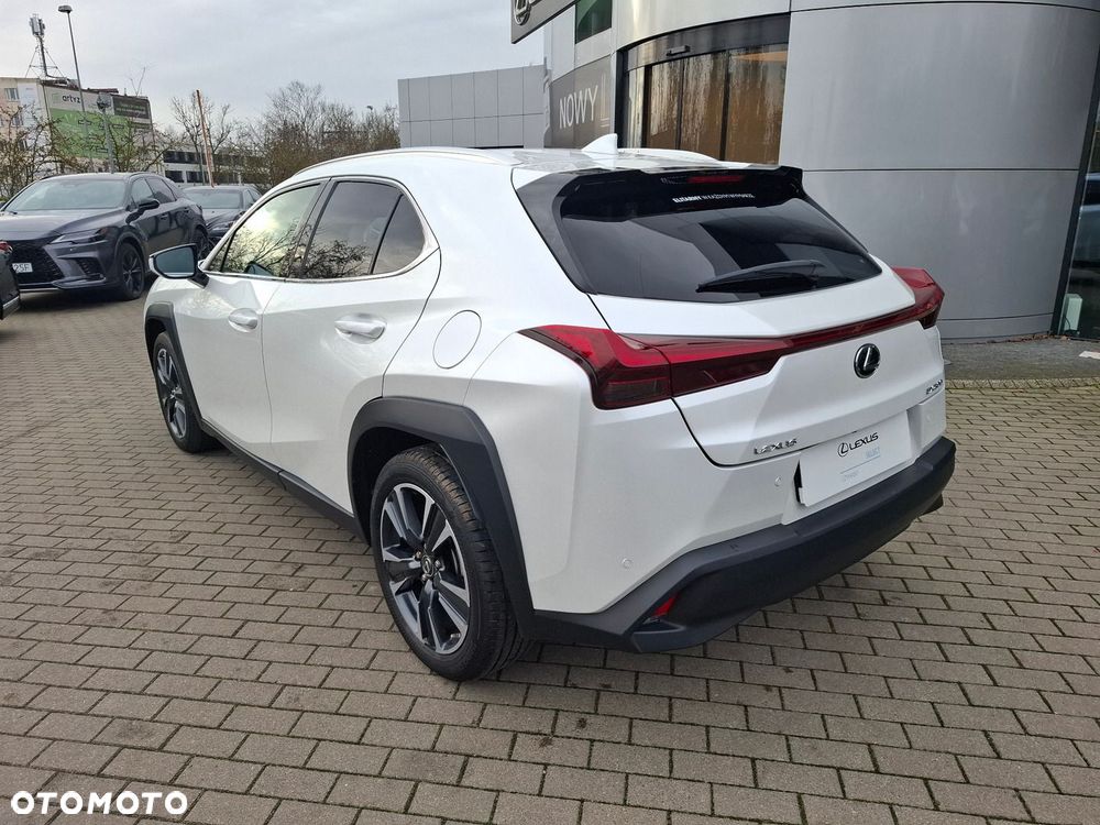 Lexus UX - 3