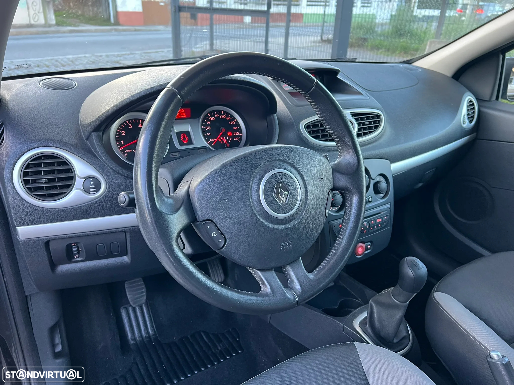 Renault Clio 1.2 16V GT 130g - 15