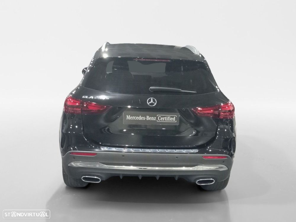 Mercedes-Benz GLA 250 e - 4