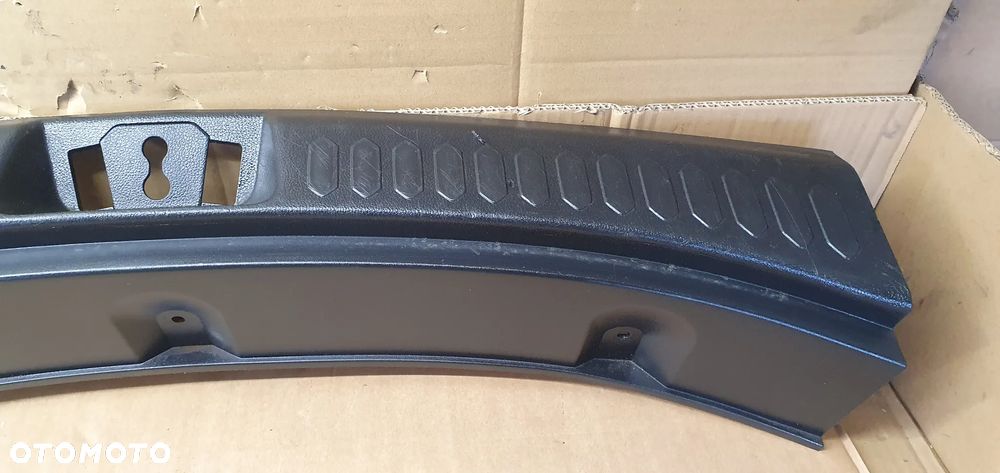 Osłona pasa tylnego bagażnika Kia Sportage III 85770-3U010 - 3