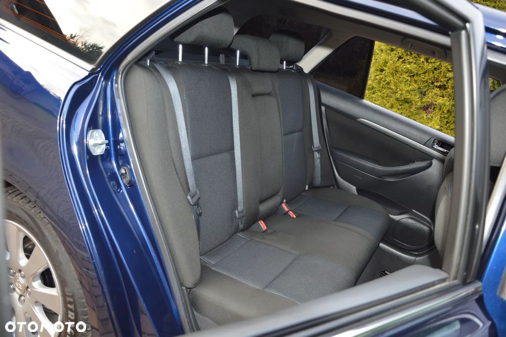 Toyota Avensis 1.8 VVT-i Sol - 18