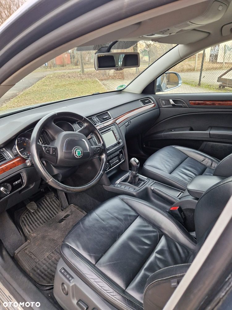 Skoda Superb 2.0 TDI Active - 8
