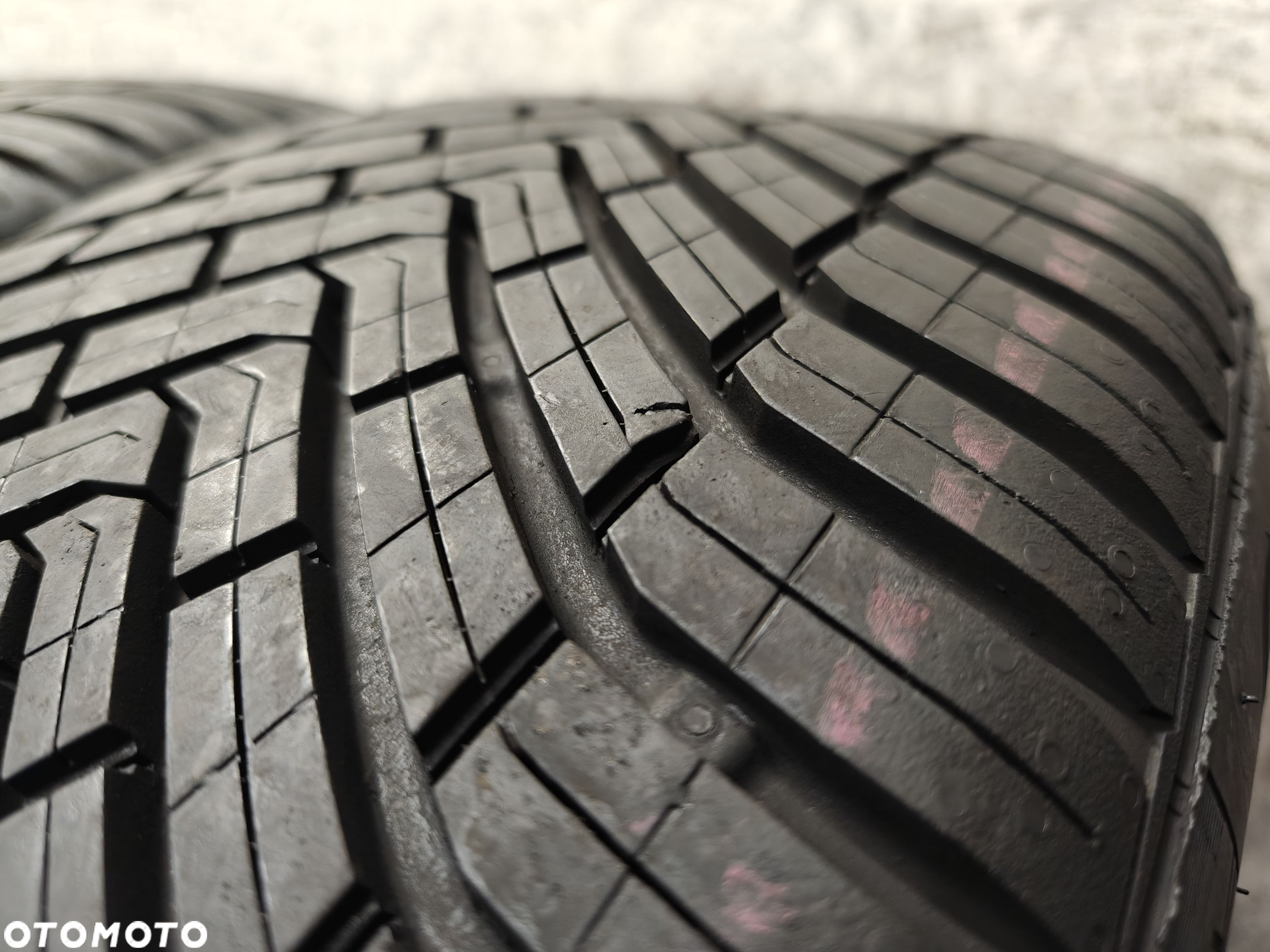 2x 215/45R16 opony całoroczne Continental 7,99mm 2023  (N594) - 5