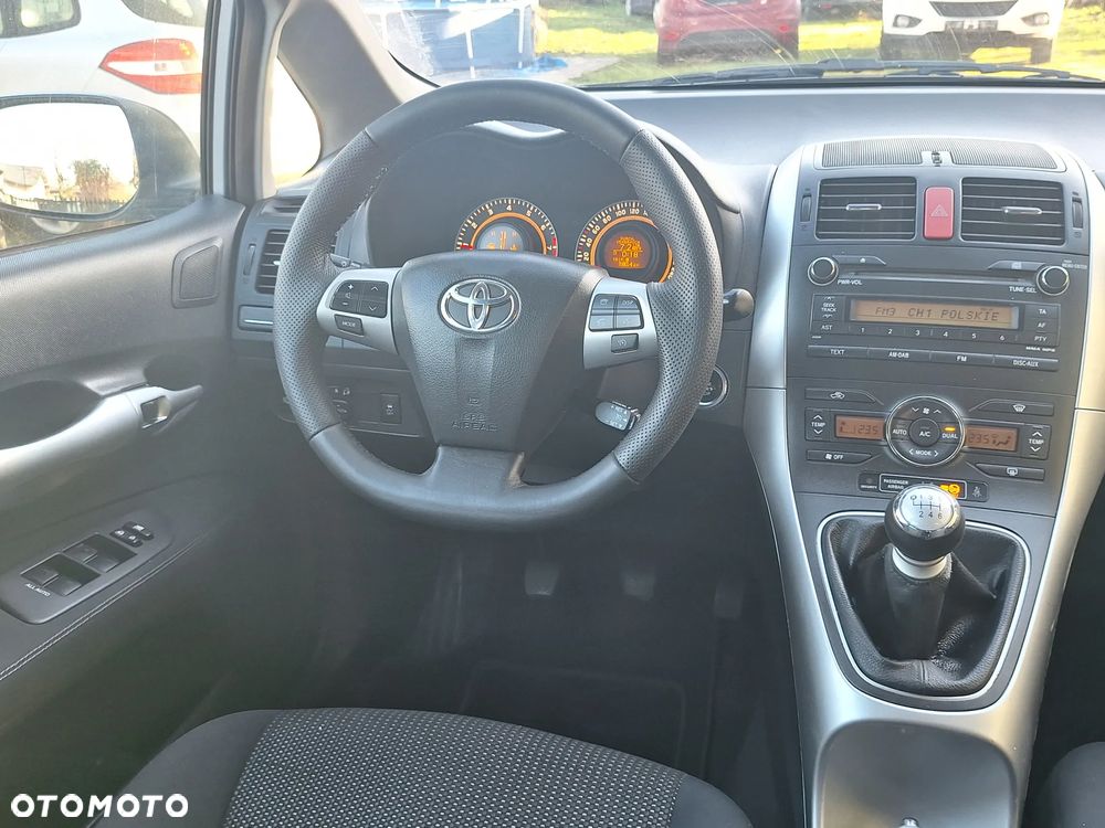 Toyota Auris 1.6 Life+ - 10