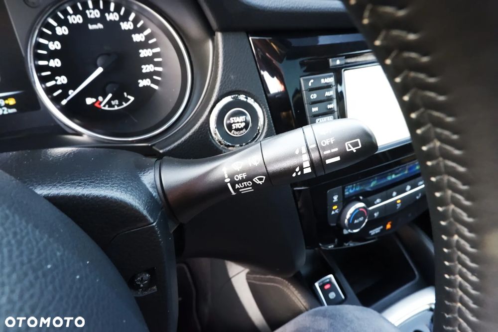 Nissan Qashqai 1.6 DCi Xtronic N-Connecta - 19