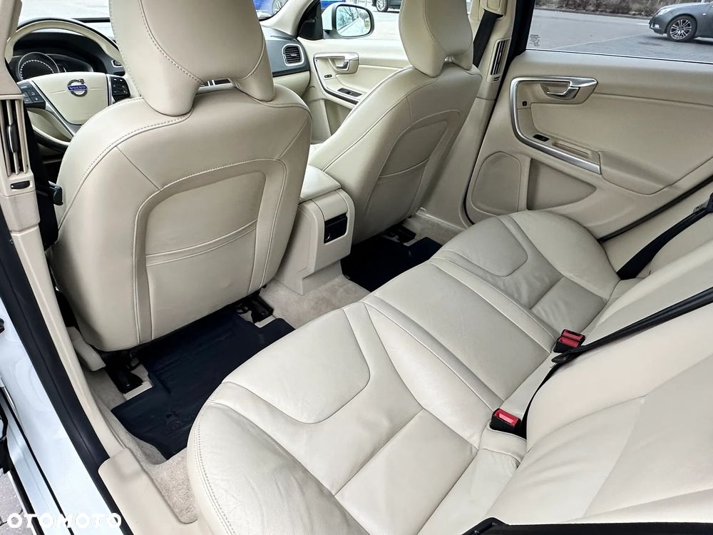 Volvo S60 T5 Drive-E Summum - 23