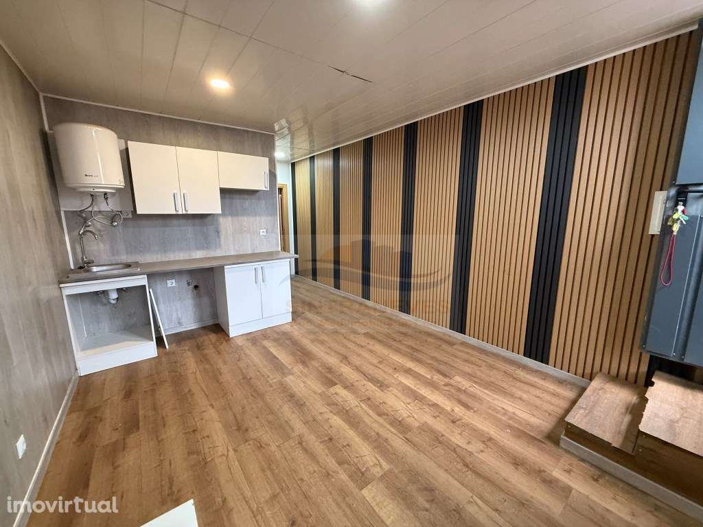 Arrendamento T1 - 60 m² - Avenida Almirante Gago Coutinho | Confort... - Grande imagem: 2/10