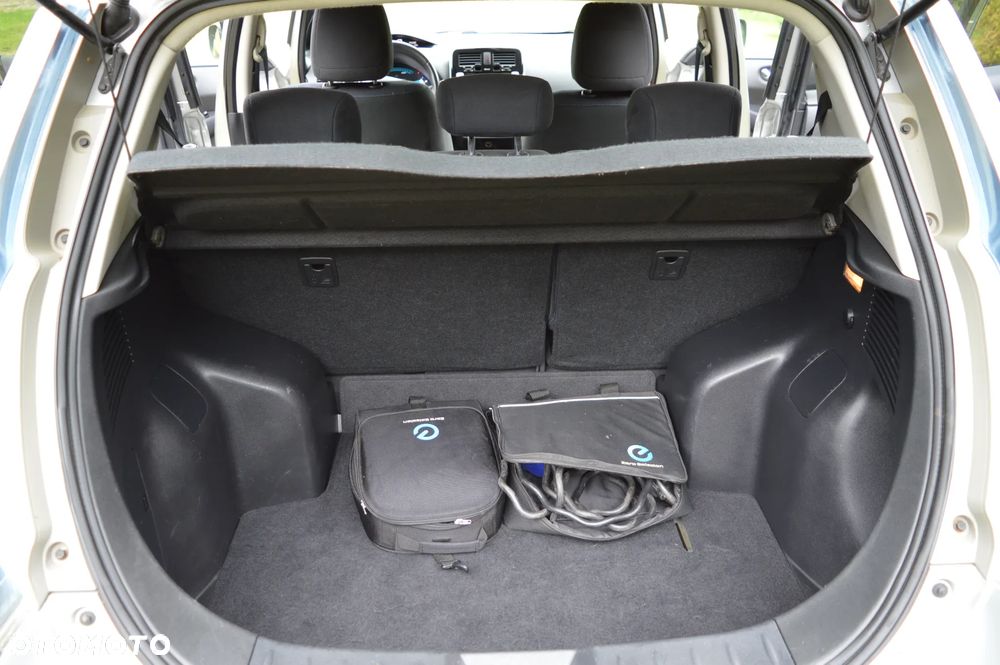 Nissan Leaf 24 kWh (mit Batterie) Visia + - 17
