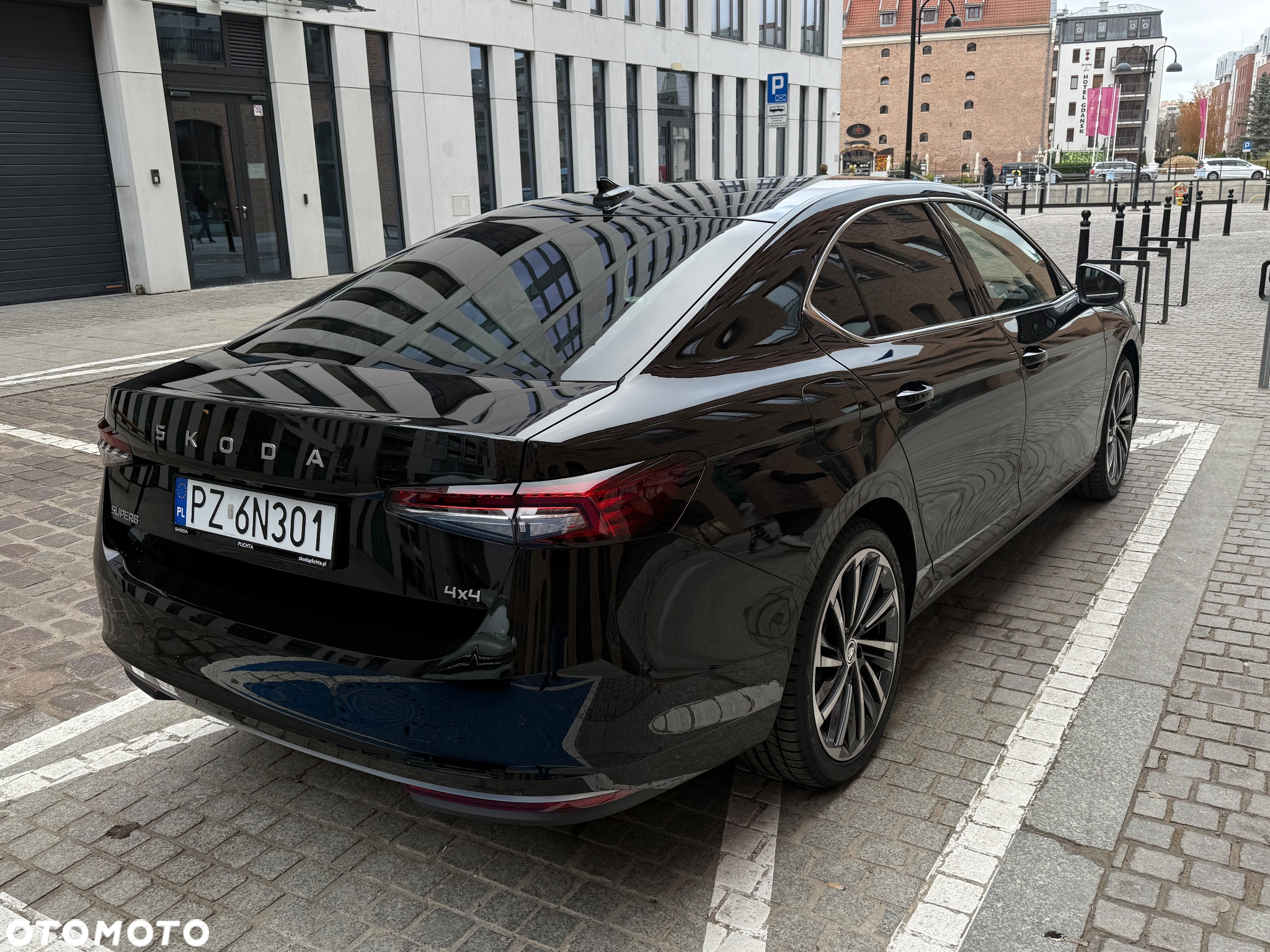 Skoda Superb 2.0 TDI SCR 4x4 L&K DSG - 2