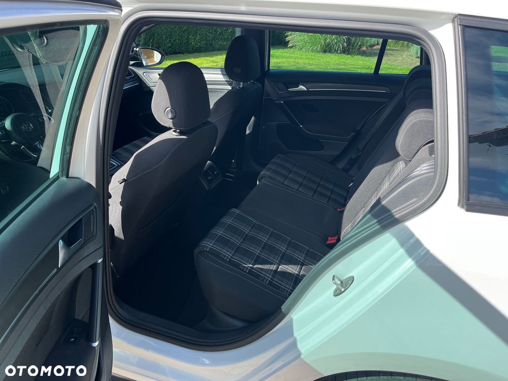 Volkswagen Golf GTD (BlueMotion Technology) DSG - 11