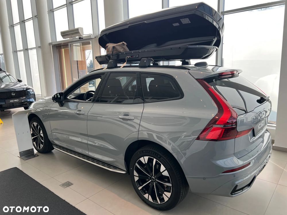 Volvo XC 60 T6 Plug-In Hybrid AWD Ultra Dark - 2