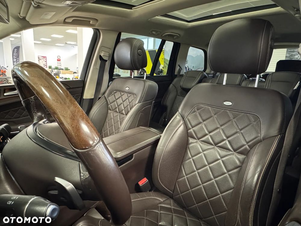 Mercedes-Benz GLS - 12