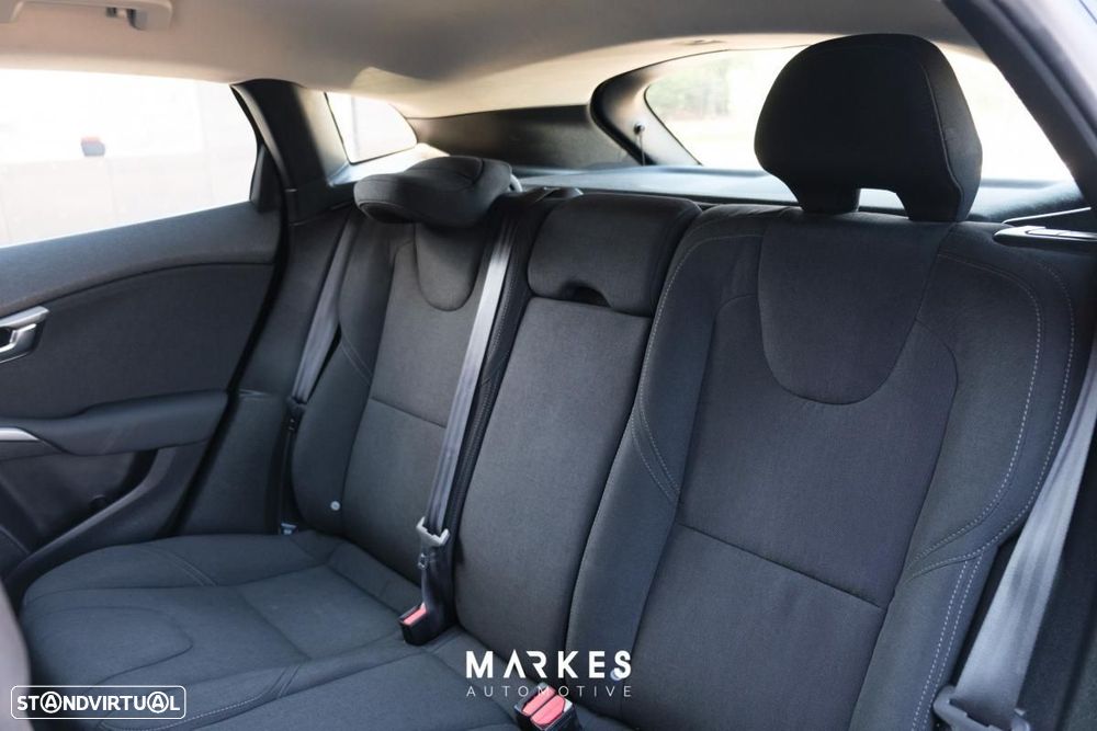 Volvo V40 1.6 D2 Momentum Eco - 23