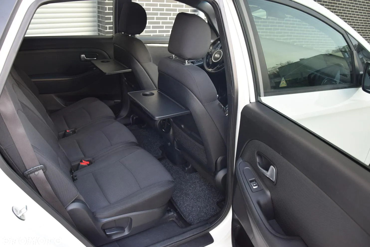 Kia Carens 1.7 CRDi 141 ISG Dream-Team Edition - 11