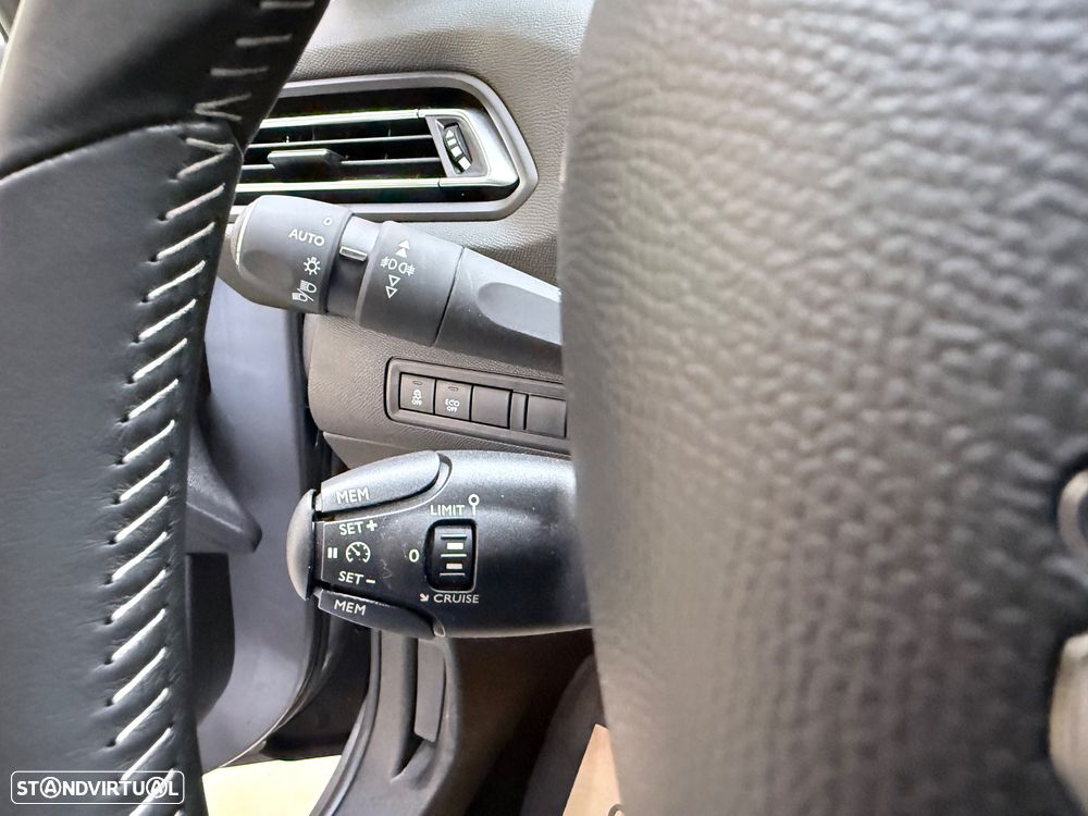 Peugeot 308 PureTech 130 GPF EAT8 Stop & Start Allure - 15