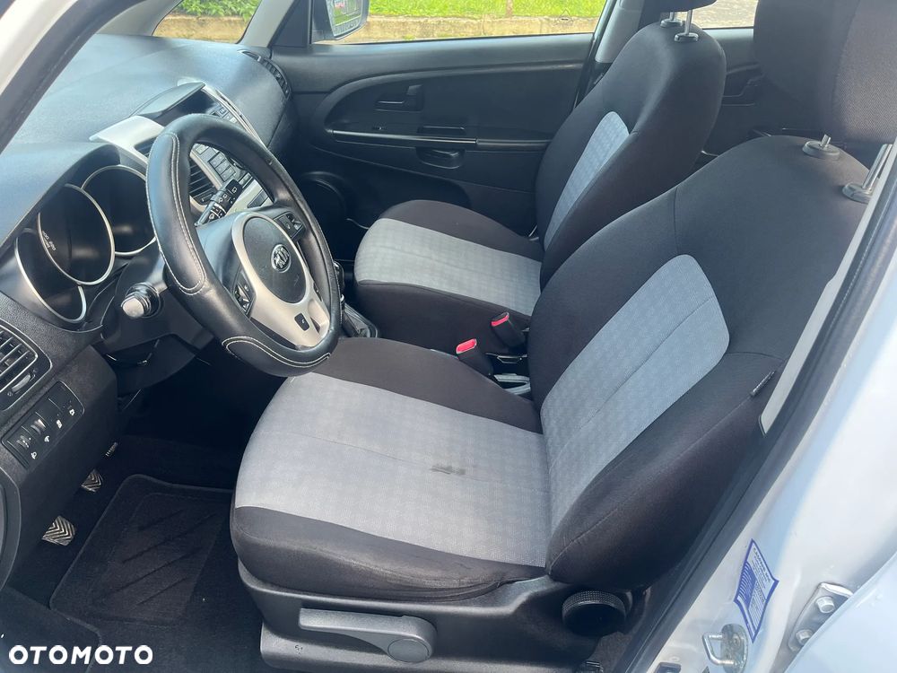 Kia Venga 1.4 Business Line - 13