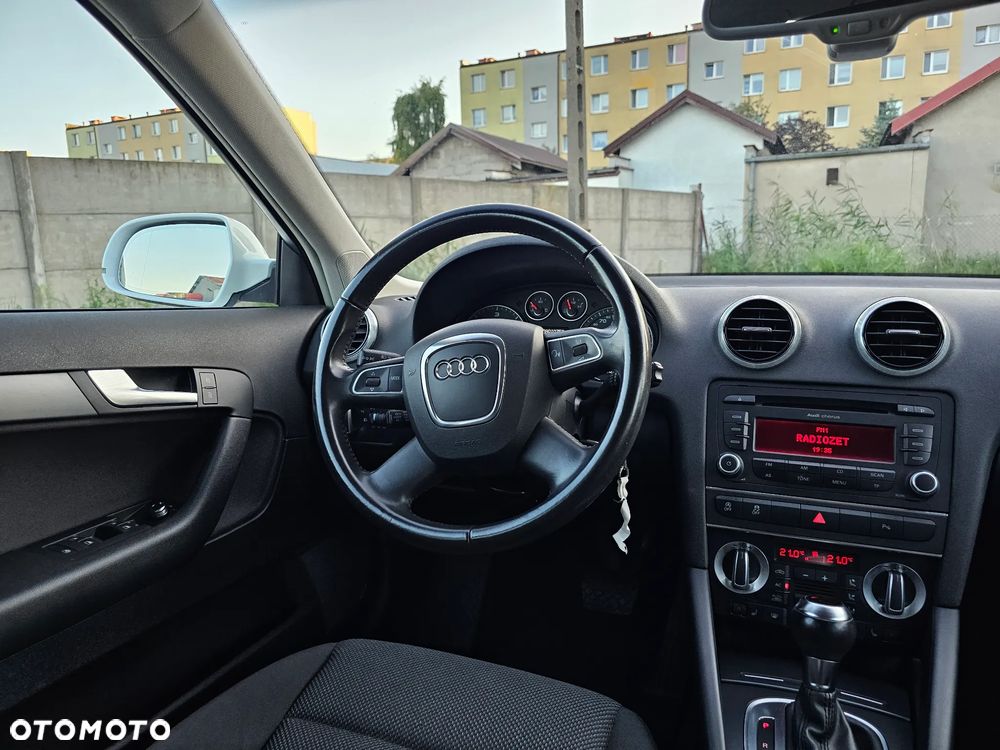 Audi A3 Sportback 1.6 TDI (clean diesel) S tronic S line Sportpaket - 12