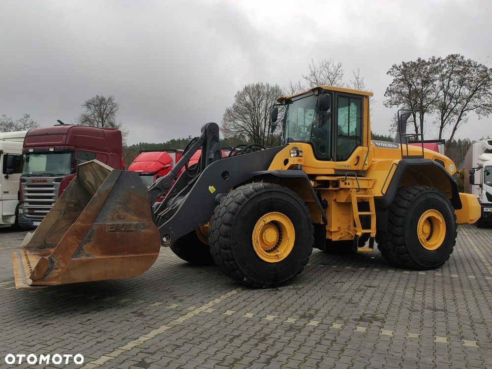 Volvo L 220G - 17