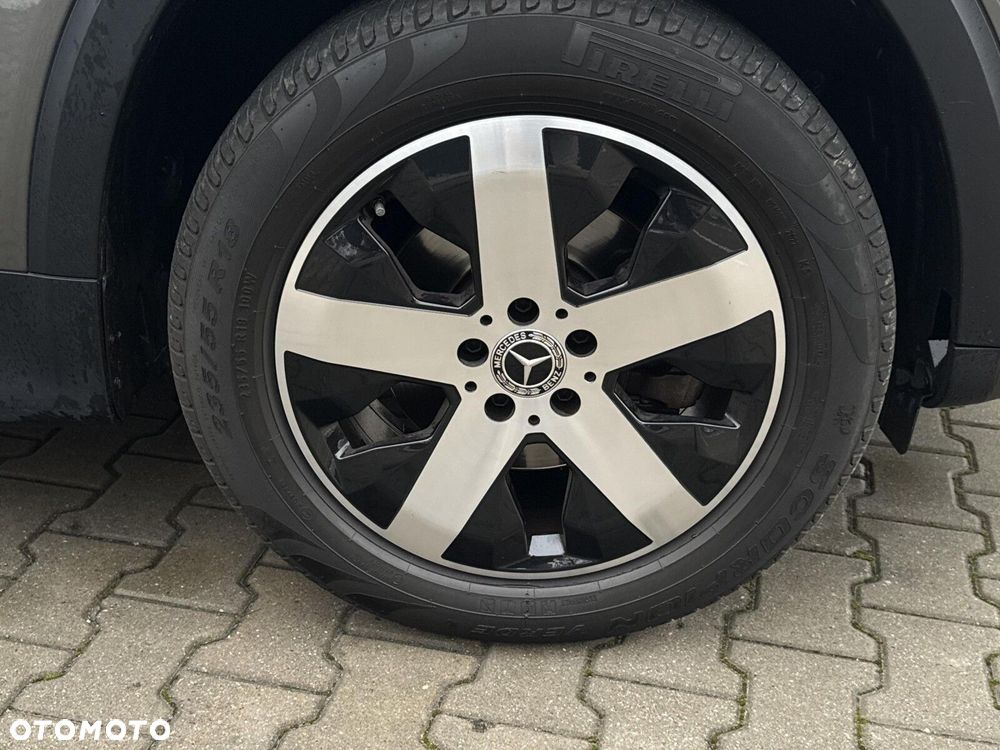 Mercedes-Benz GLB - 5