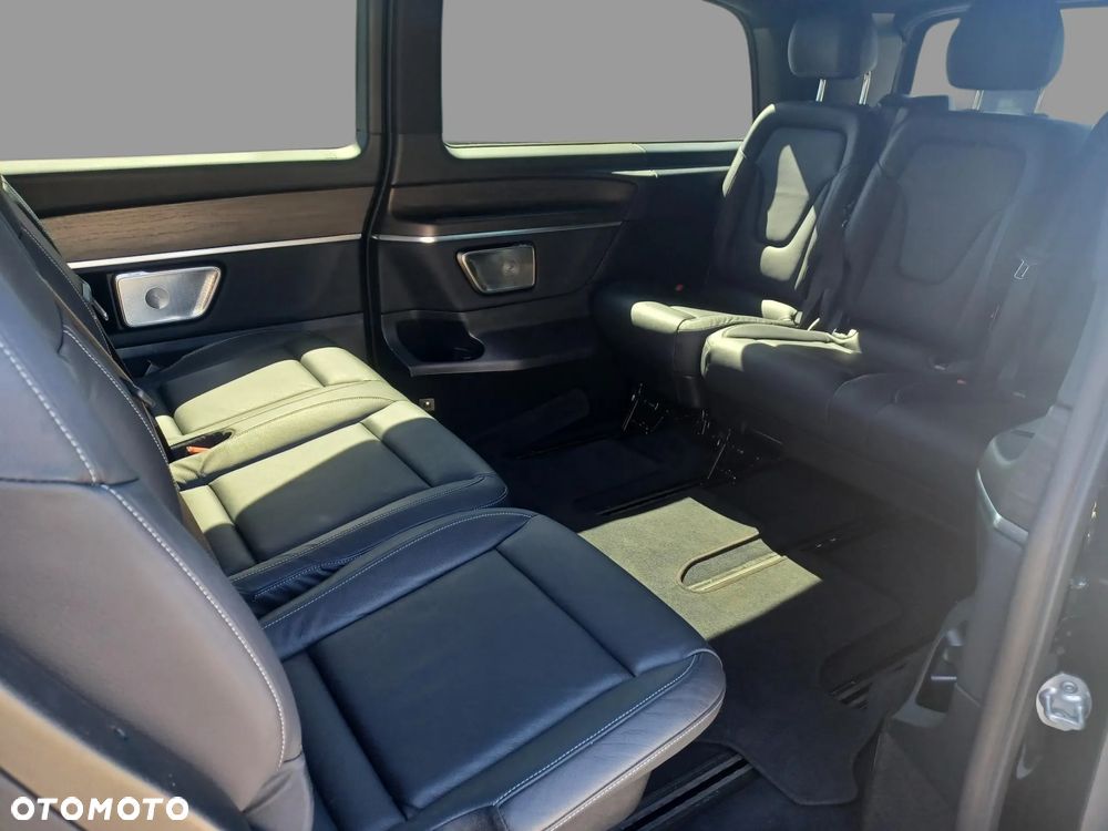 Mercedes-Benz Klasa V - 14