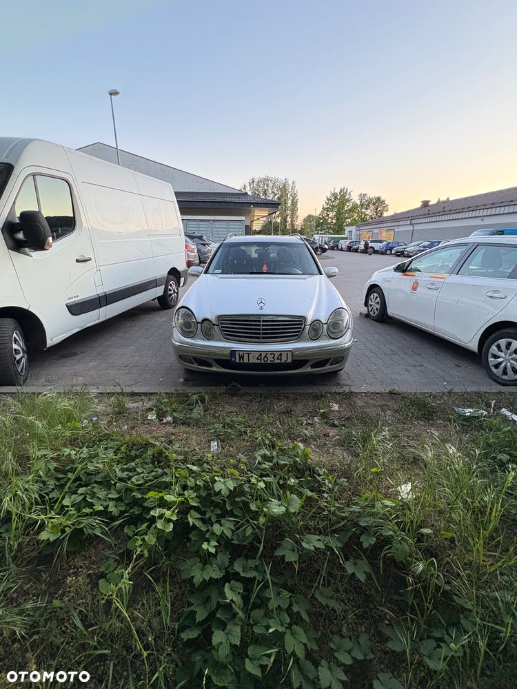 Mercedes-Benz E-Class 2003 photo 4