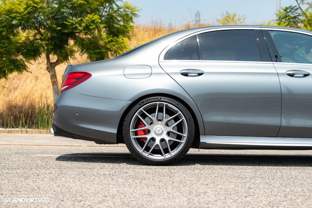 Mercedes-Benz E 63 AMG S 4-Matic+ - 4