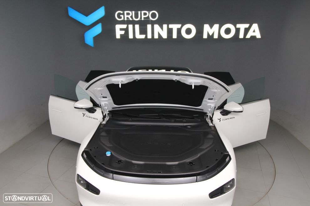 Xpeng P7i 86.2 kWh Long Range - 12