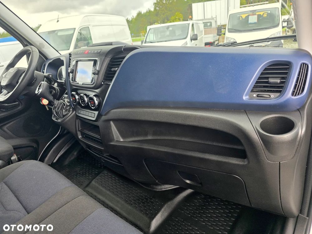 Iveco IVECO 35-180 3.0 HPI 180 KONNY ŚREDNI WYSOKI AUTOMAT 8 BIEGOWY HIMATIC KLIMA NAVIGACJA GWARANCJA WEBASTO - 22