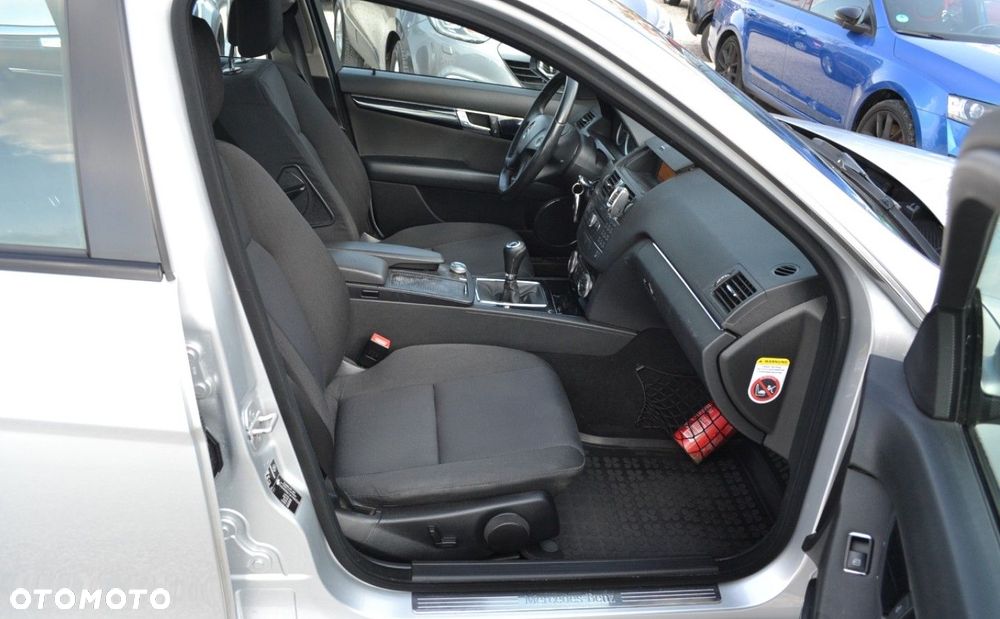 Mercedes-Benz Klasa C 180 Kompressor - 36