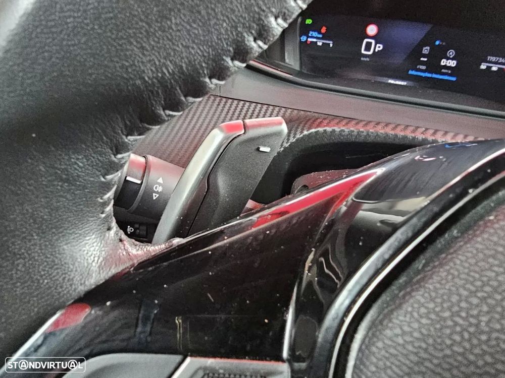 Peugeot 2008 BlueHDi 130 EAT8 Allure Pack - 11