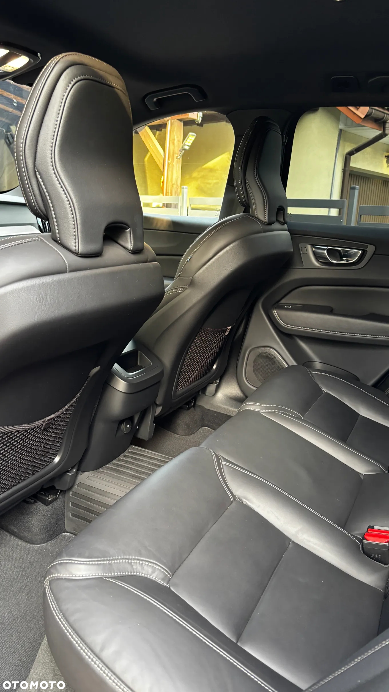 Volvo XC 60 T5 AWD R-Design - 8
