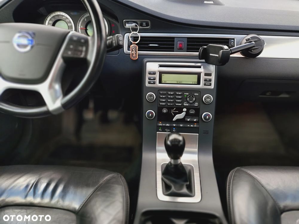 Volvo XC 70 D5 AWD Momentum - 32