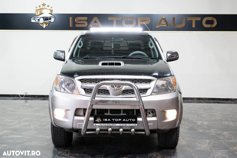 Toyota Hilux 4x4 Double Cab Sol - 2