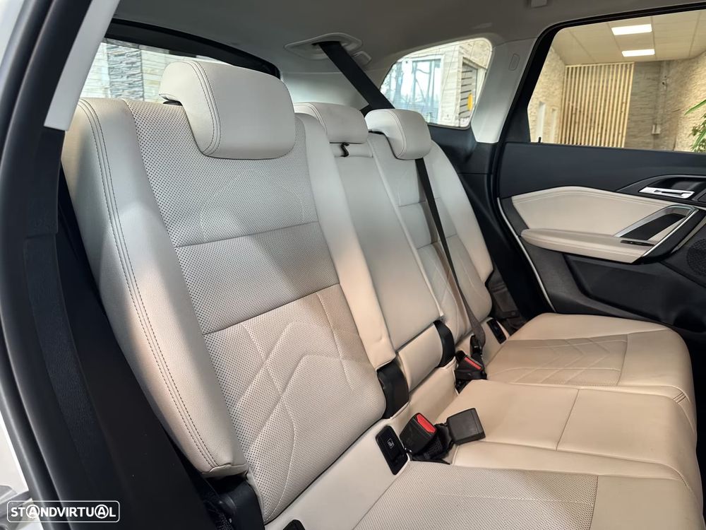 BMW iX1 xDrive30 xLine - 17