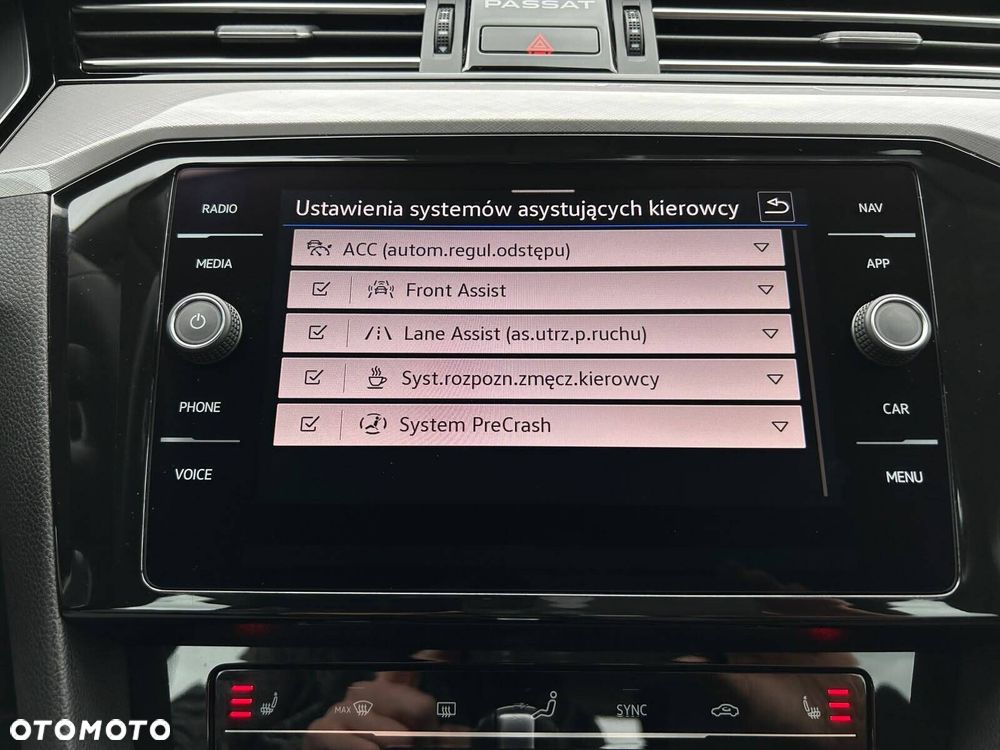 Volkswagen Passat - 31