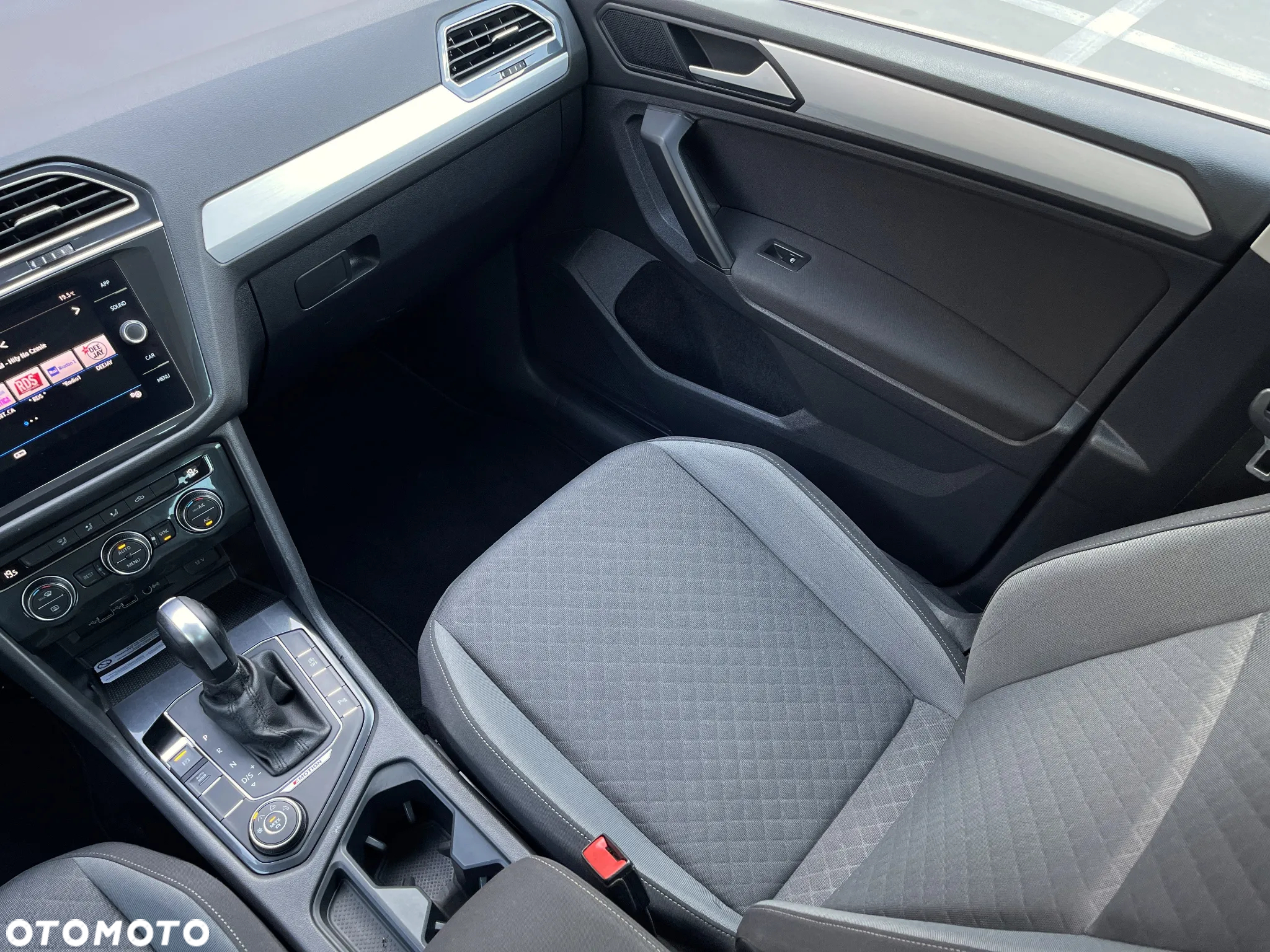 Volkswagen Tiguan 2.0 TDI SCR 4MOTION DSG R-Line - 22